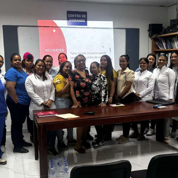 Hospital Regional Dr. Luis Morillo King fortalece capacitaci&oacute;n de su personal de laboratorio con taller sobre fluidos biol&oacute;gicos